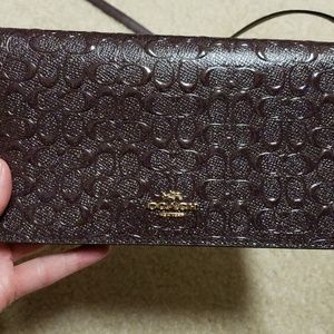 ***SALE*** Gorgeous Coach crossbody clutch